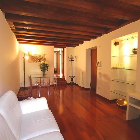 Corte Quaranta Verona Luaran gambar