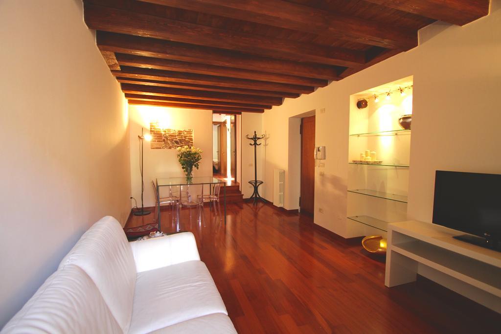 Corte Quaranta Verona Luaran gambar