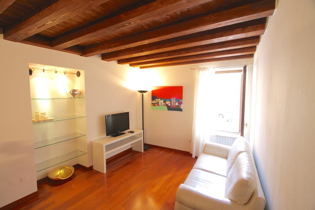Corte Quaranta Verona Luaran gambar
