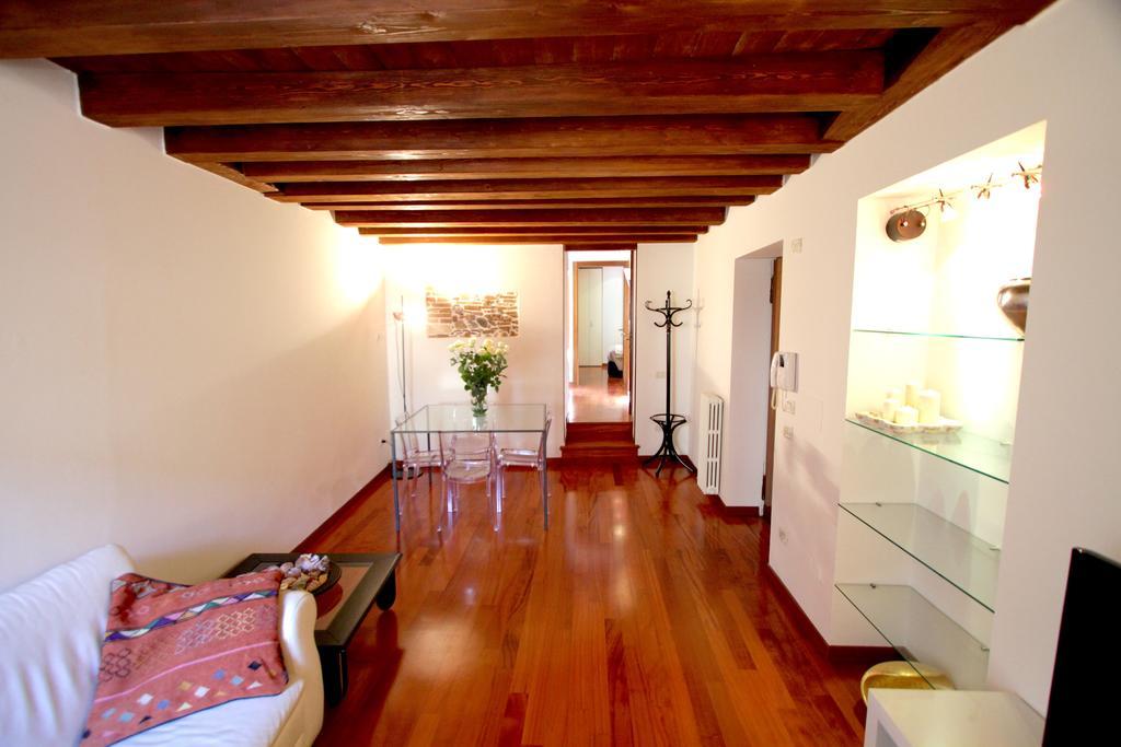 Corte Quaranta Verona Luaran gambar