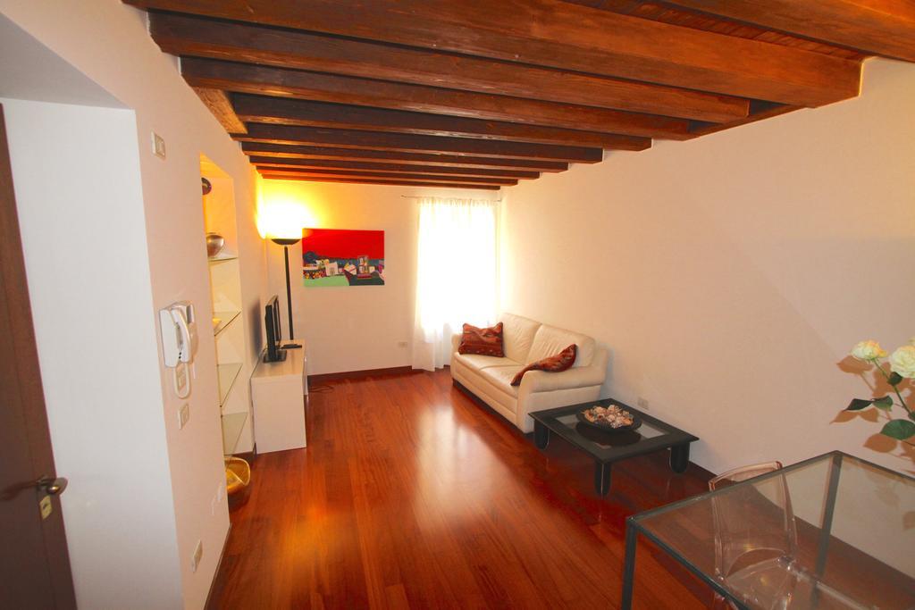 Corte Quaranta Verona Luaran gambar